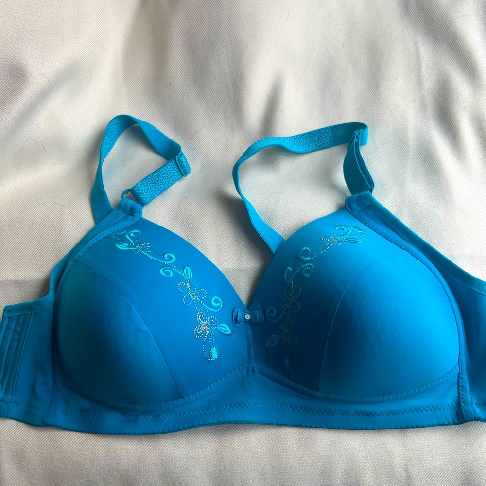 Valentina bra excellent condition 40B